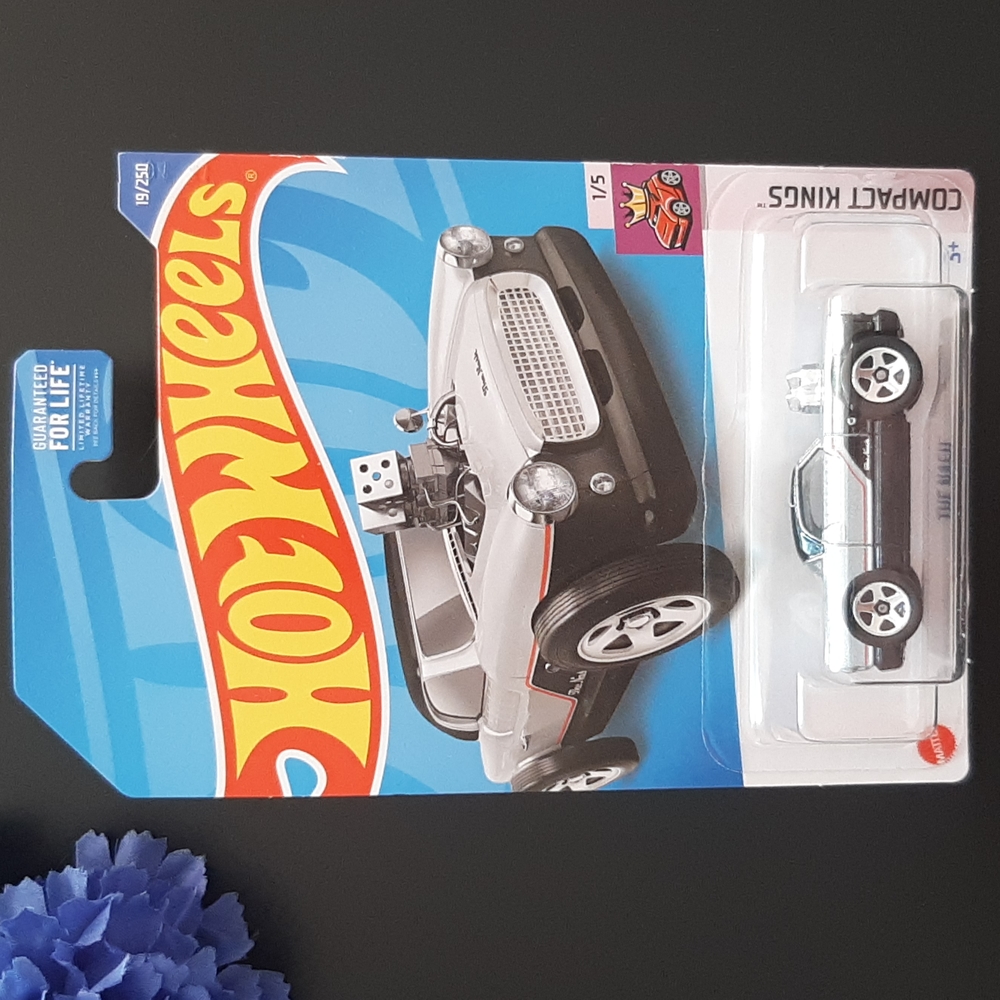 Hot Wheels The Nash Silver 2022 Compact Kings Diecast Car